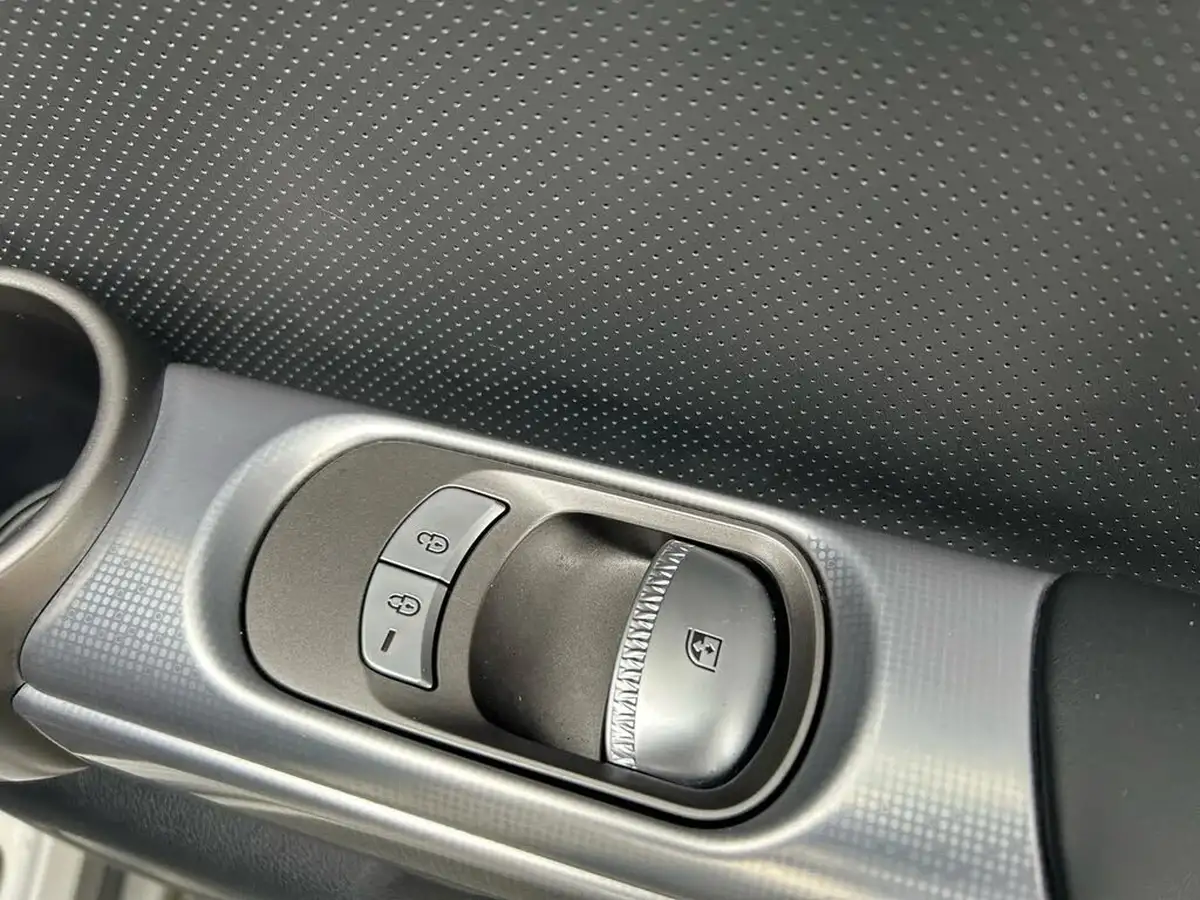 2022-genesis-gv60-e-premium-228ps-big-36
