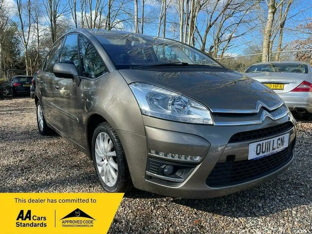 2011-citroen-c4-picasso-16td-exclusive-16-e-hdi-big-0