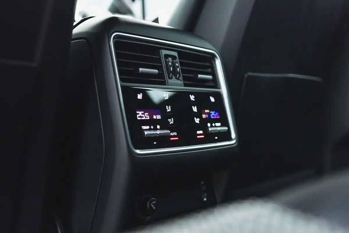 2019-porsche-cayenne-40-v8-turbo-coupe-big-34