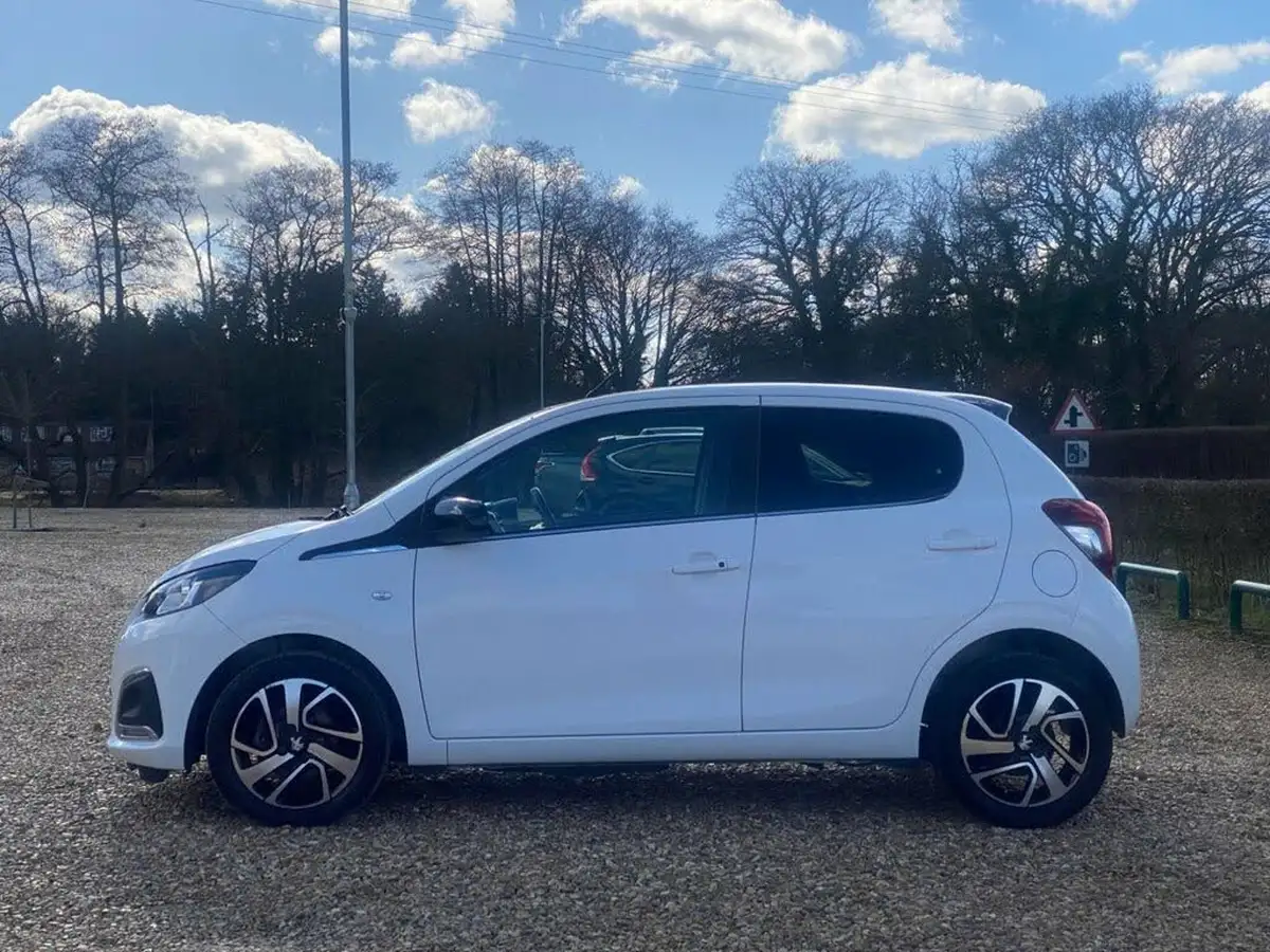 2022-peugeot-108-10-allure-big-5