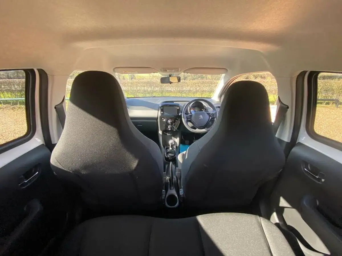 2022-peugeot-108-10-allure-big-33