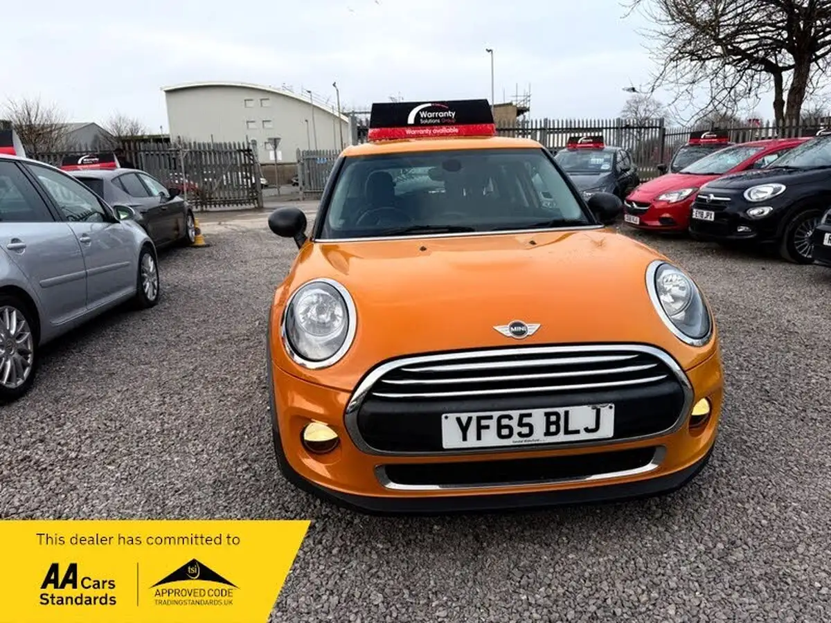 2015-mini-cooper-12-one-ss-5d-big-10
