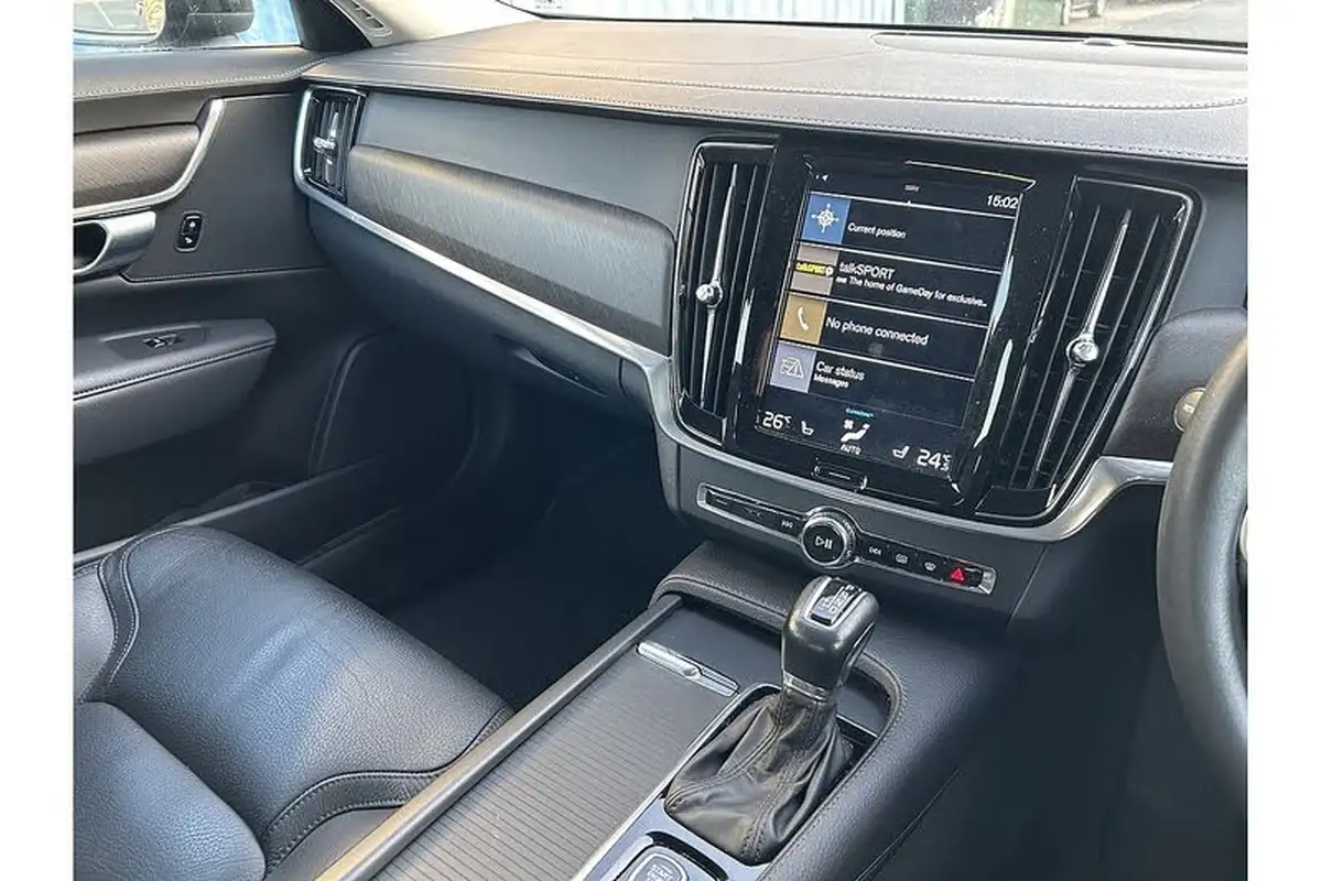 2019-volvo-v90-20-t5-cross-country-big-6