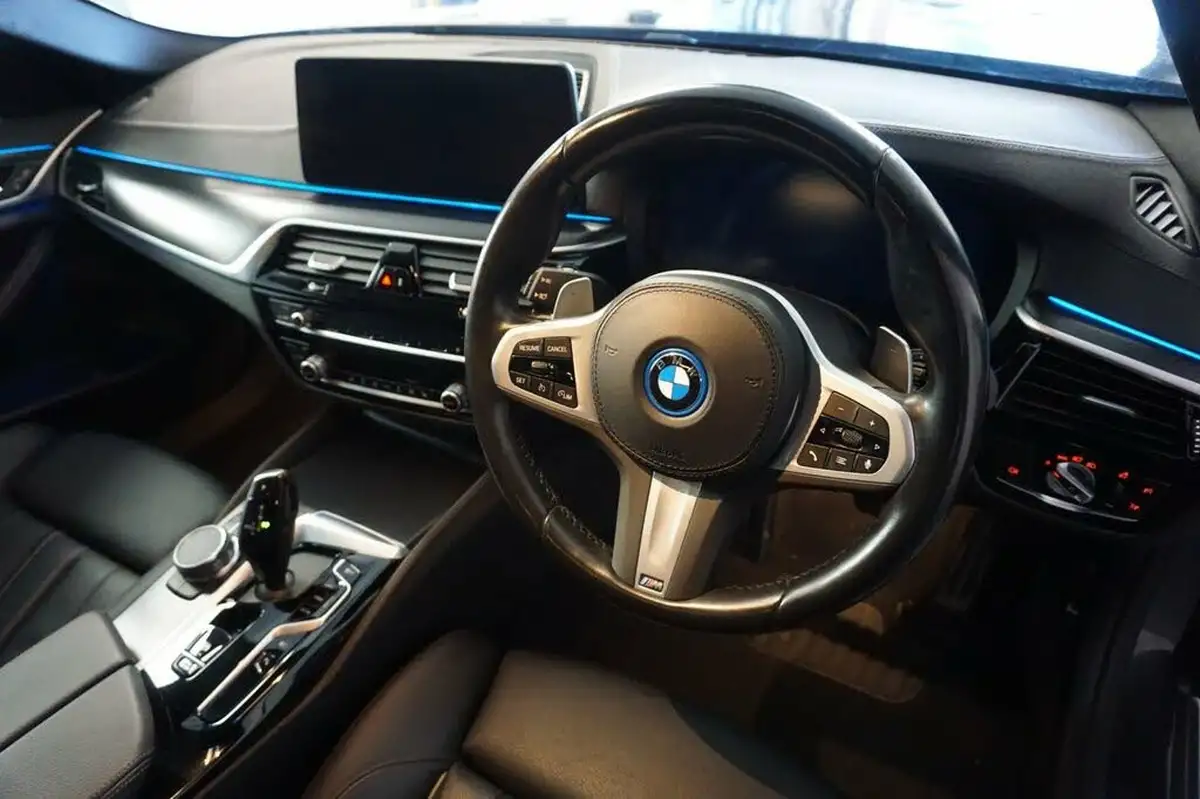 2022-bmw-5-series-20-530e-m-sport-touring-5d-big-18