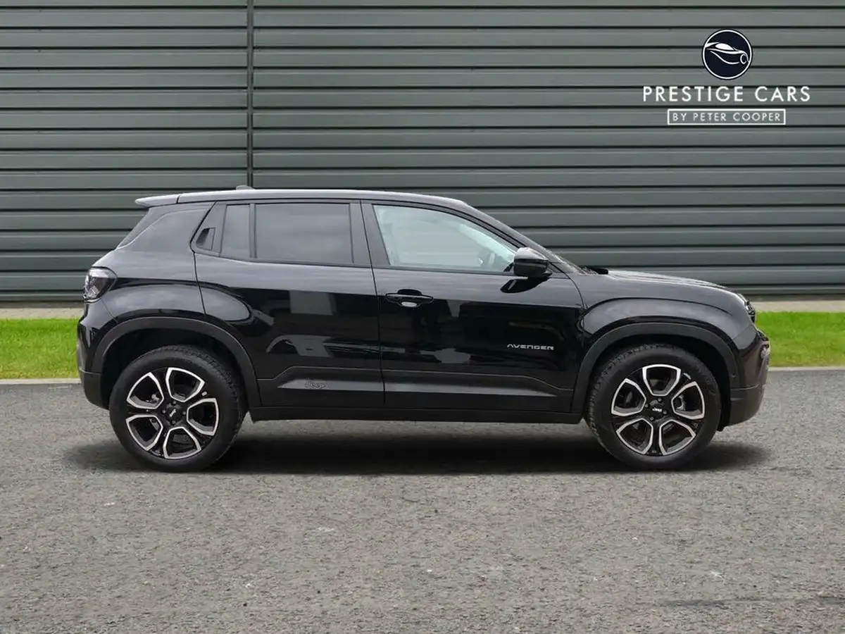 2024-jeep-avenger-e-summit-big-3