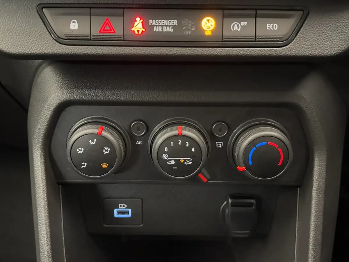 2022-dacia-sandero-stepway-10-tce-comfort-90bhp-big-24