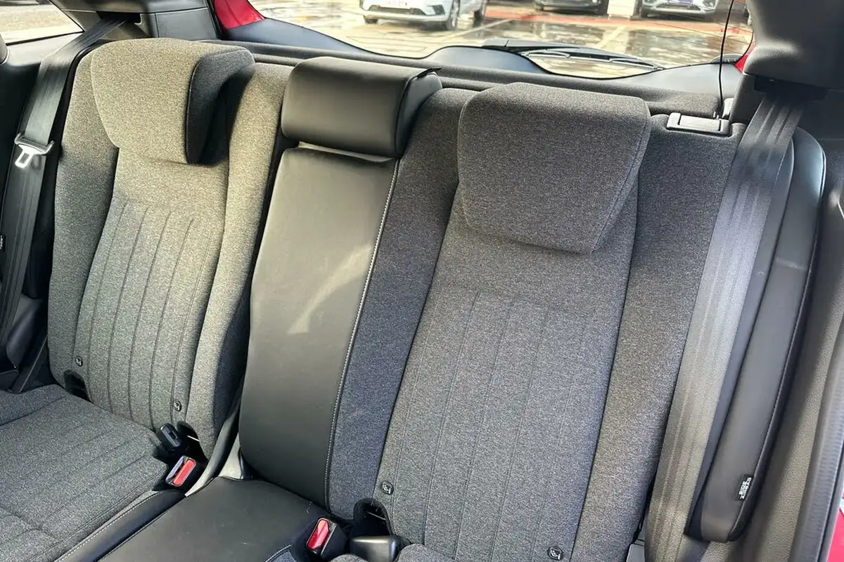 2021-honda-jazz-15-i-mmd-sr-109ps-big-8