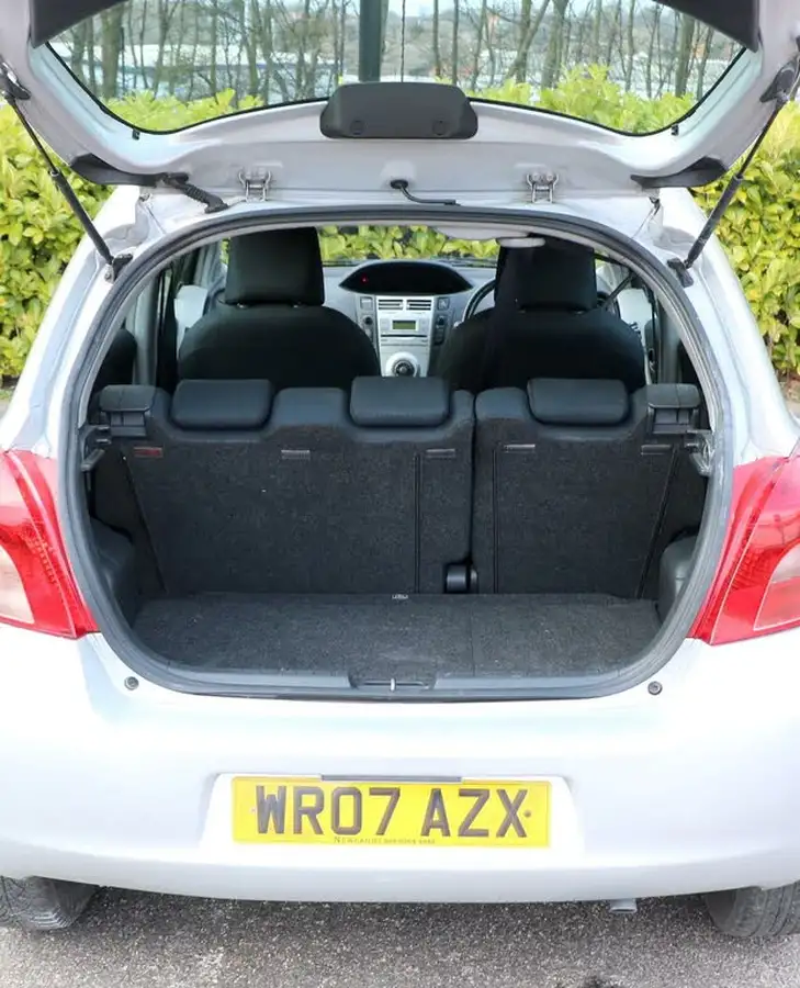 2007-toyota-yaris-13-t3-5d-mmt-big-10