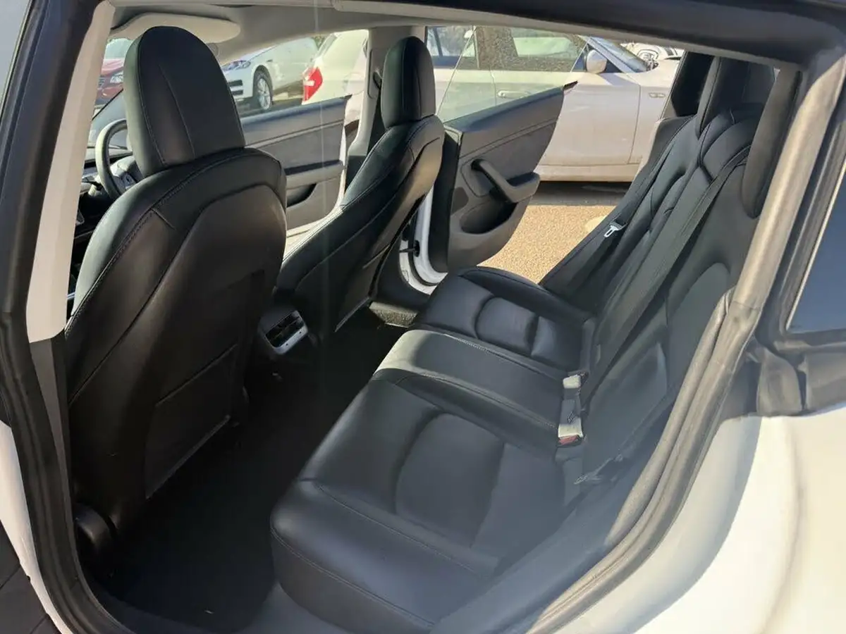 2020-tesla-model-3-e-long-range-big-12