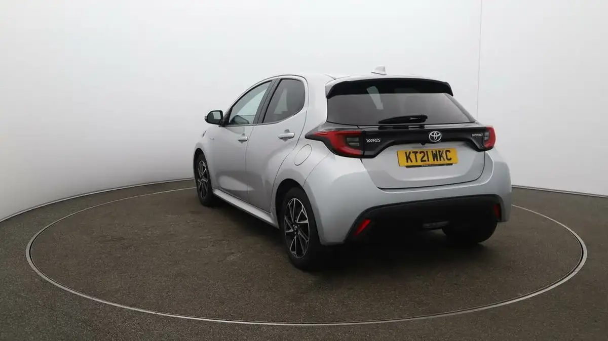 2021-toyota-yaris-15-vvt-i-design-big-54