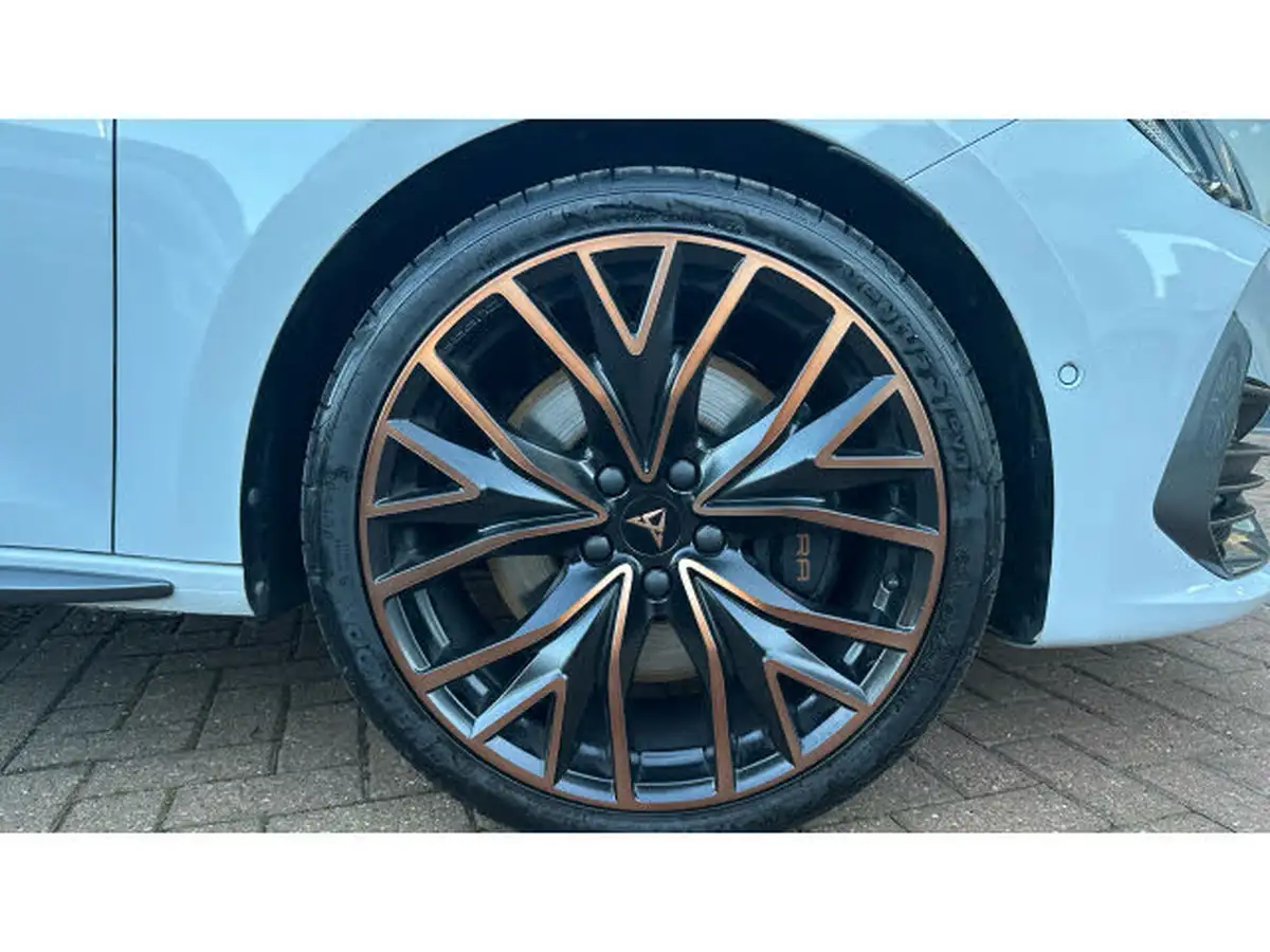 2024-cupra-leon-nf-20-tsi-vz2-design-edition-300ps-hatchback-big-4