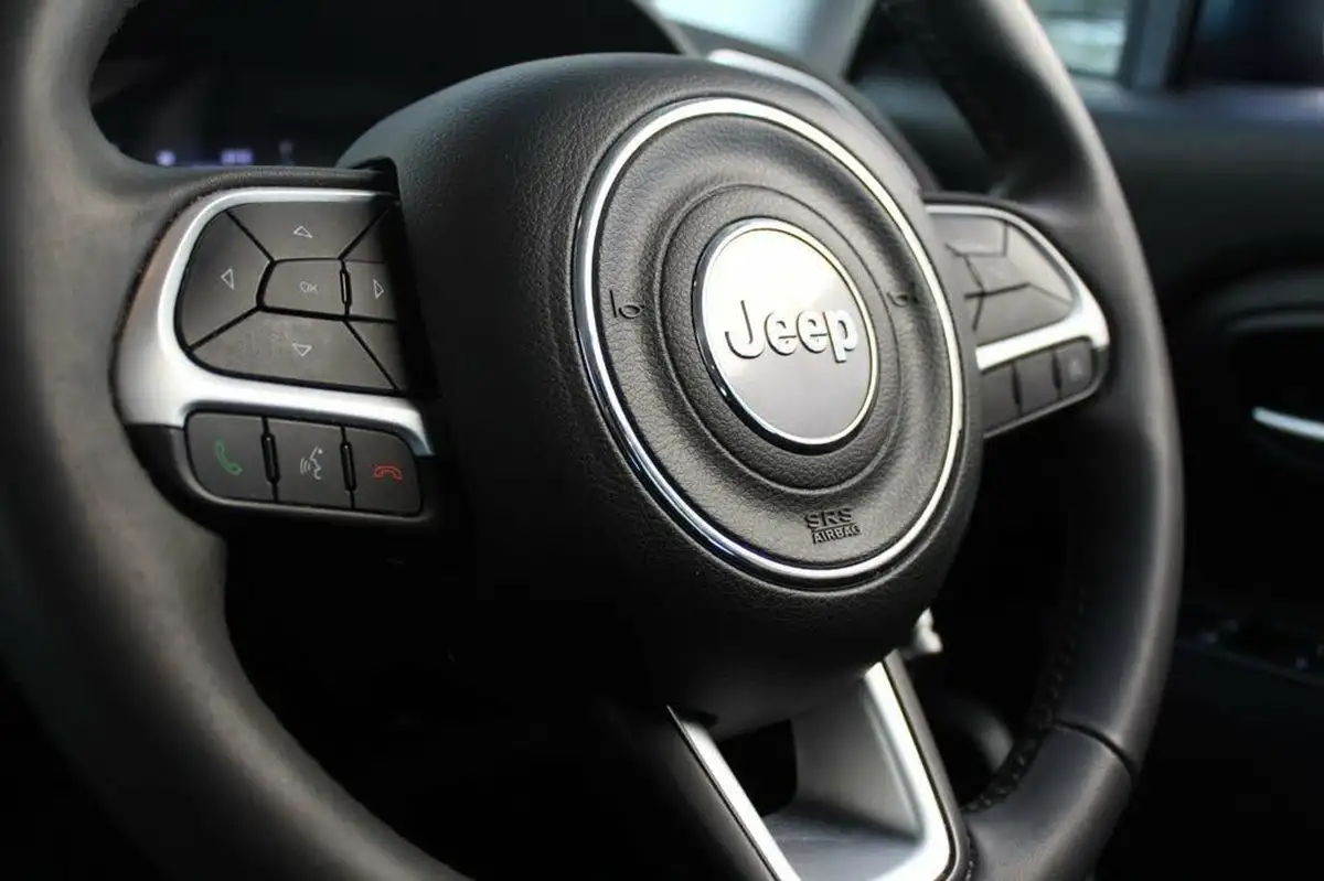 2021-jeep-renegade-10-gse-longitude-big-35
