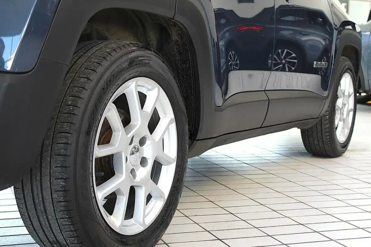 2021-jeep-renegade-10-gse-longitude-big-11