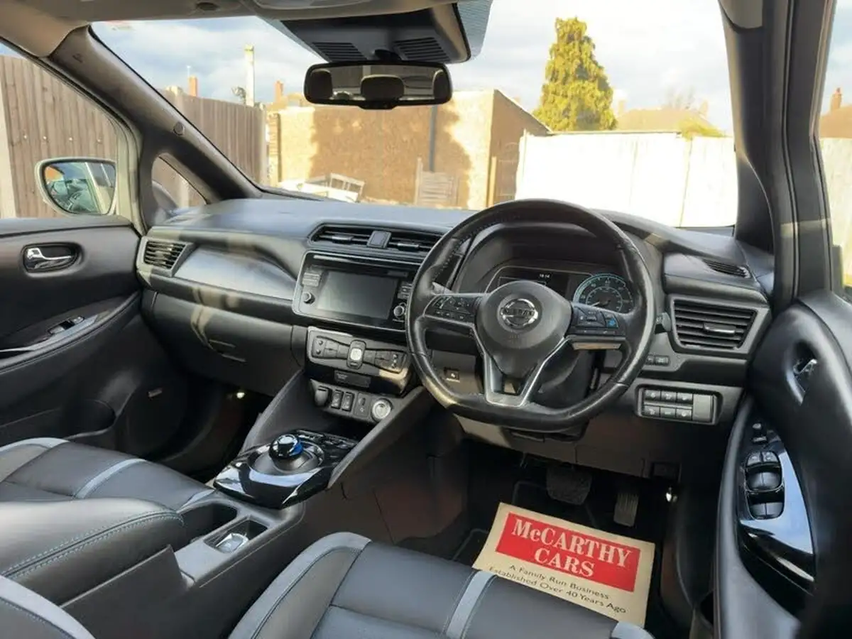 2018-nissan-leaf-e-tekna-110kw-big-19