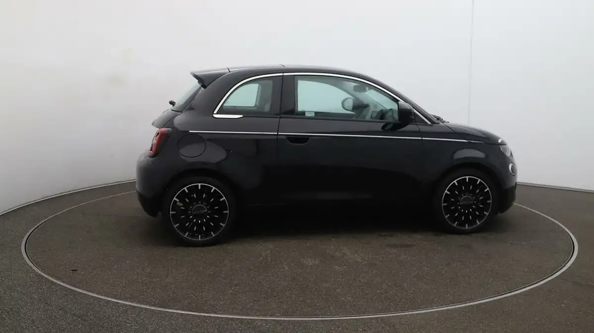 2022-fiat-500-e-la-prima-big-8