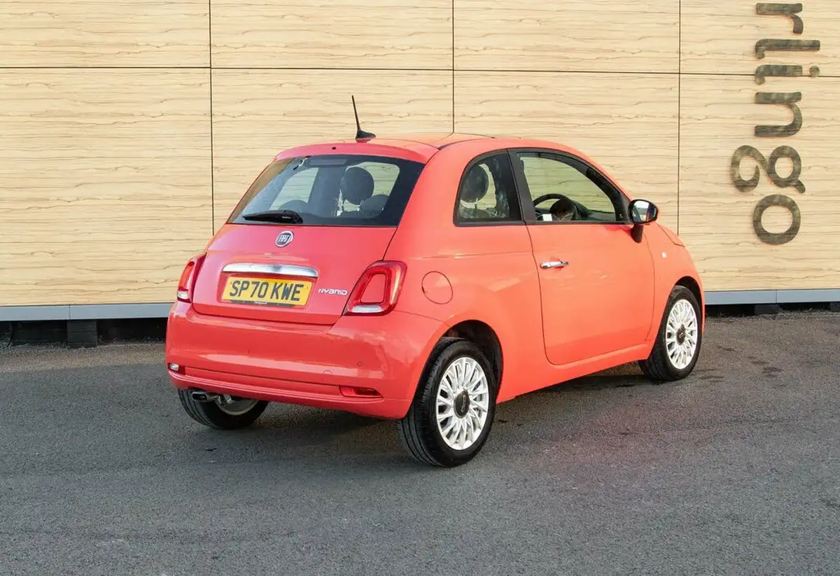 2020-fiat-500-10-lounge-big-3
