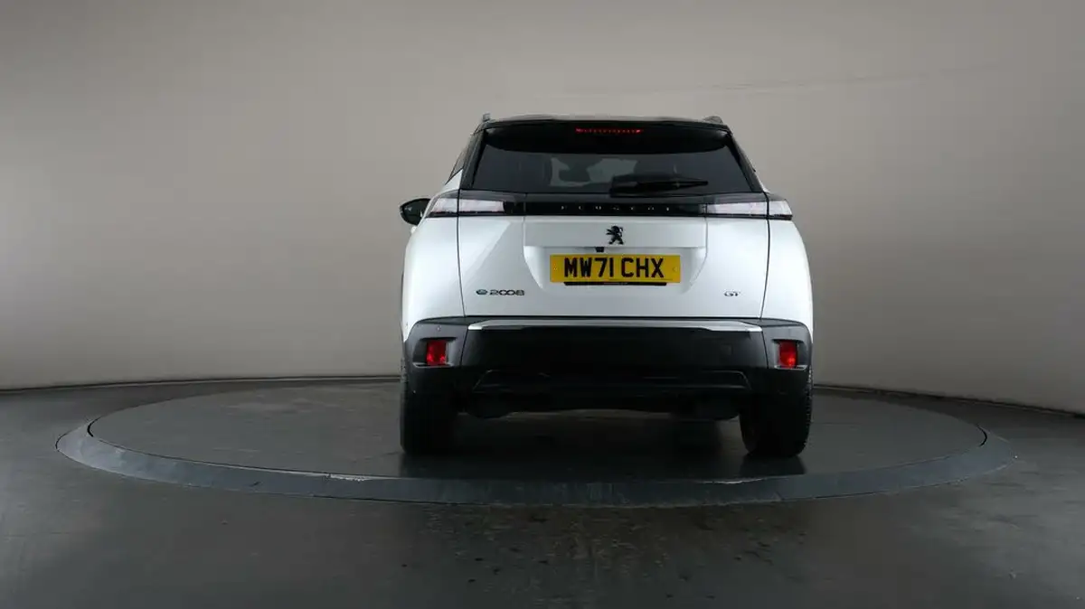 2021-peugeot-2008-suv-e-gt-premium-50kwh-big-26