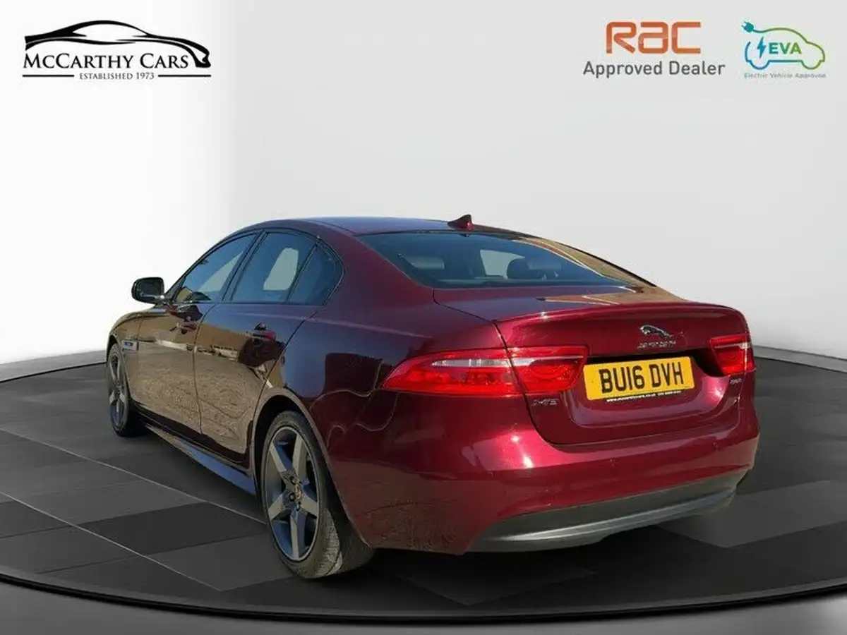 2016-jaguar-xe-20i-r-sport-200ps-big-15