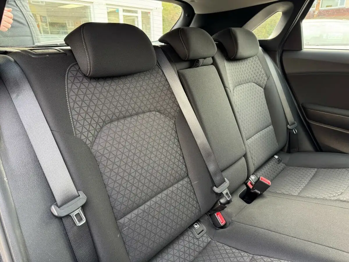 2019-kia-ceed-16crdi-2-hatchback-big-17