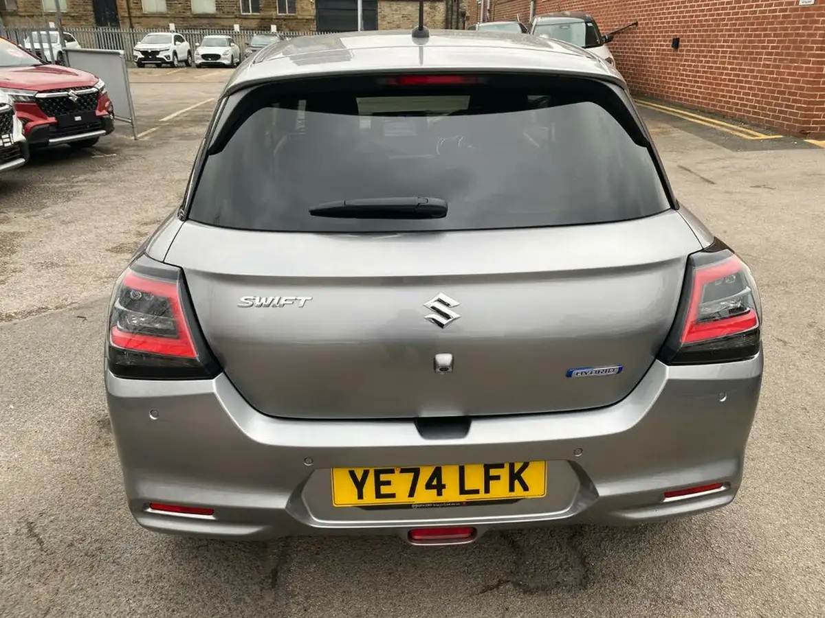2024-suzuki-swift-12-motion-cvt-big-4