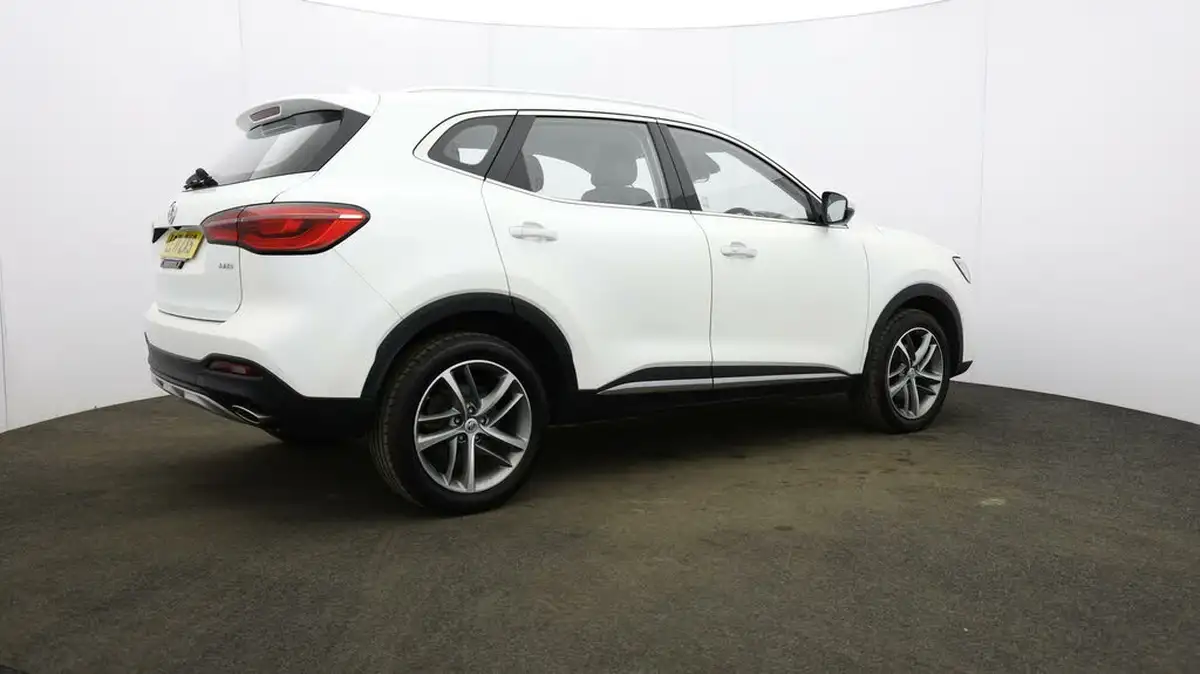 2021-mg-hs-15t-gdi-excite-162ps-big-6