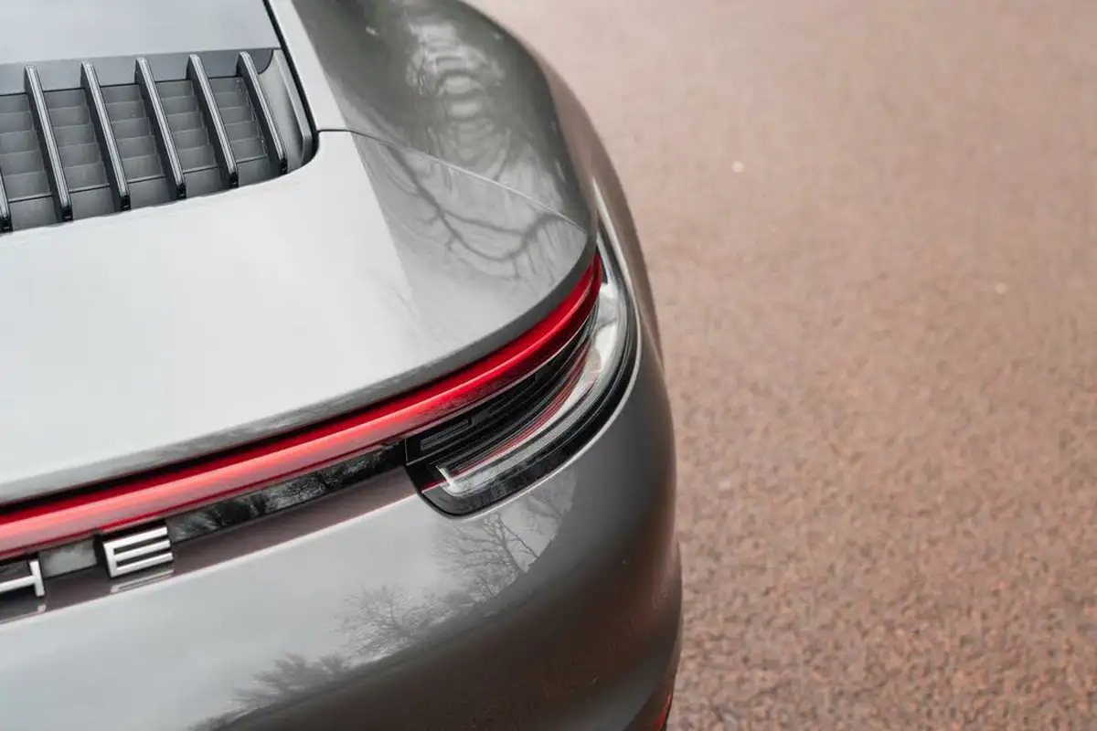 2020-porsche-911-30-carrera-coupe-big-12