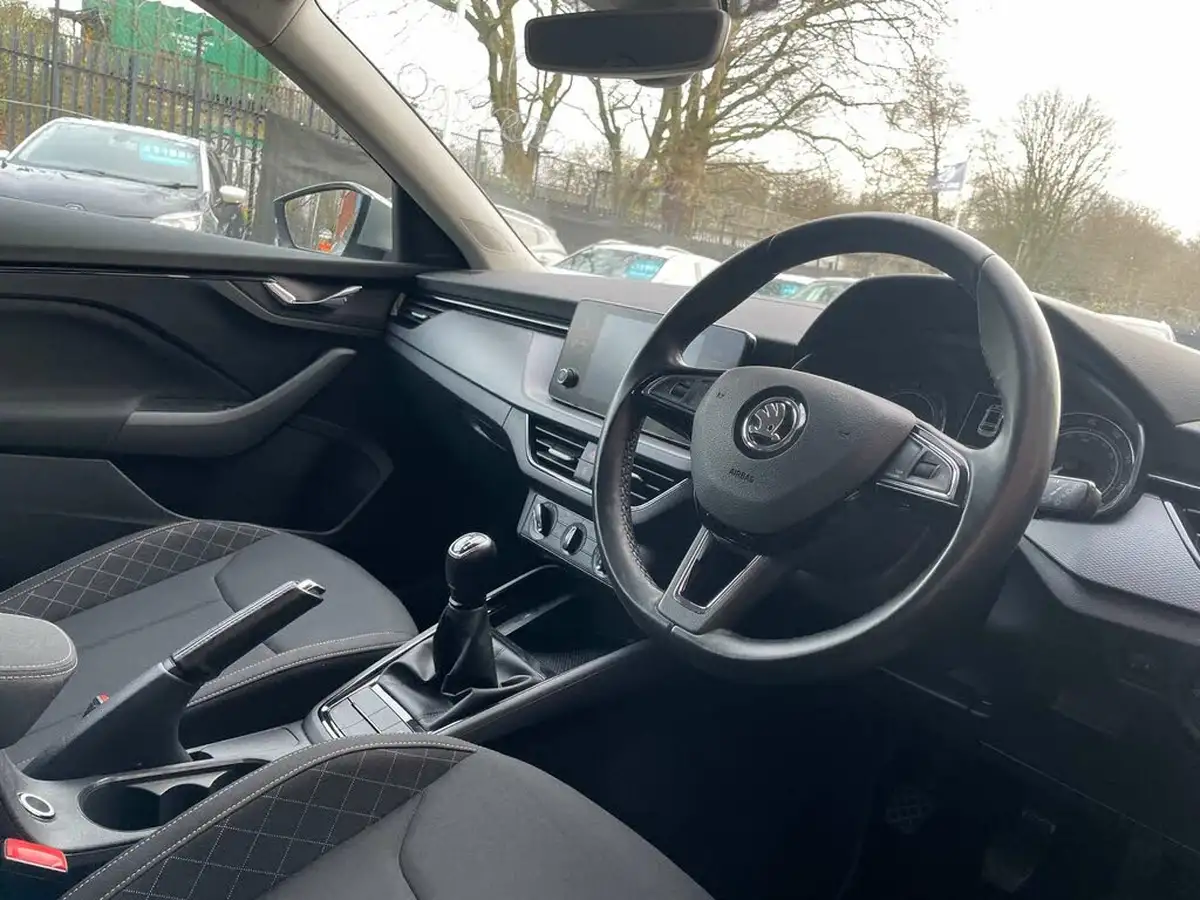 2019-skoda-scala-10-tsi-se-115ps-big-14