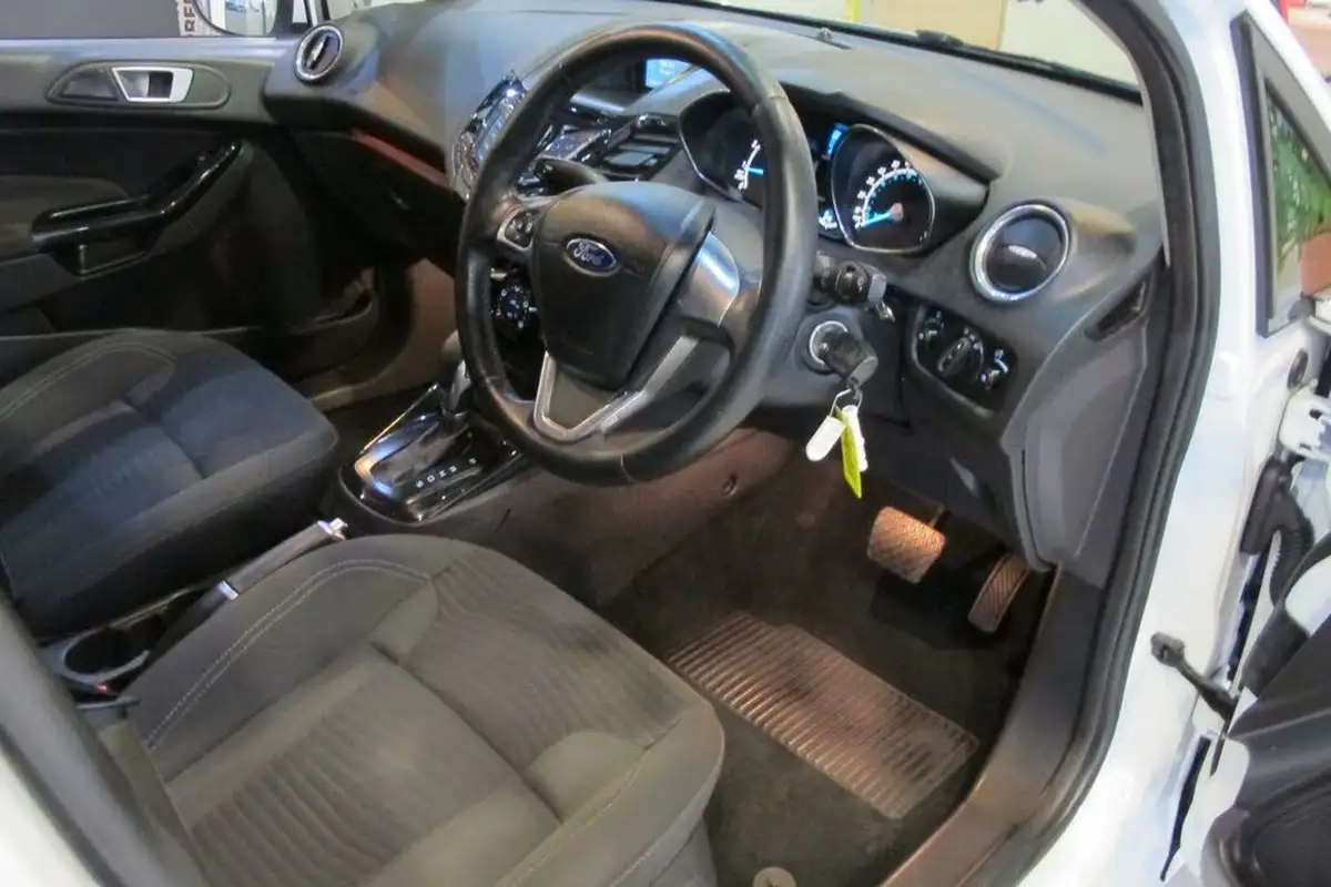 2016-ford-fiesta-16-zetec-5d-big-21