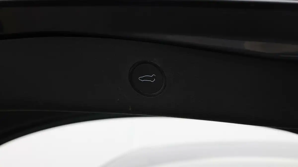 2020-tesla-model-3-e-long-range-big-21