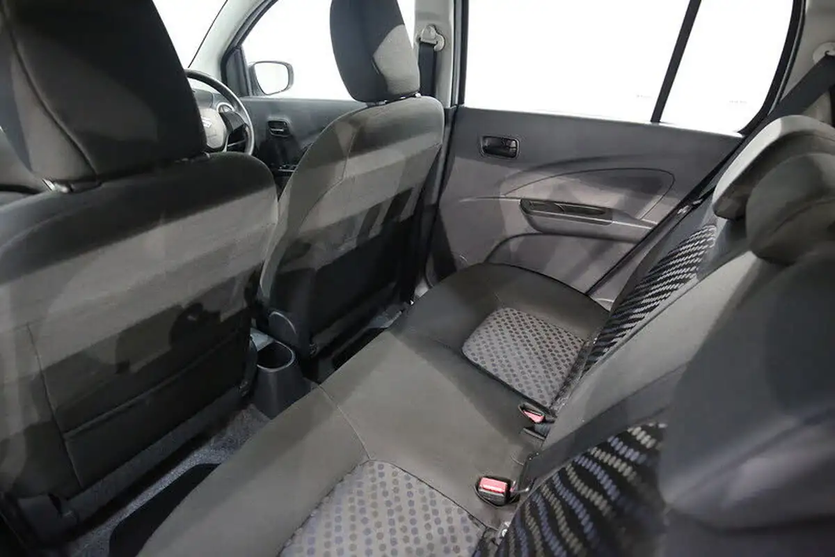 2018-suzuki-celerio-10-sz4-ags-big-28