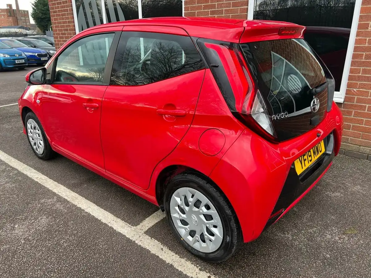 2019-toyota-aygo-10-vvt-i-x-play-big-9