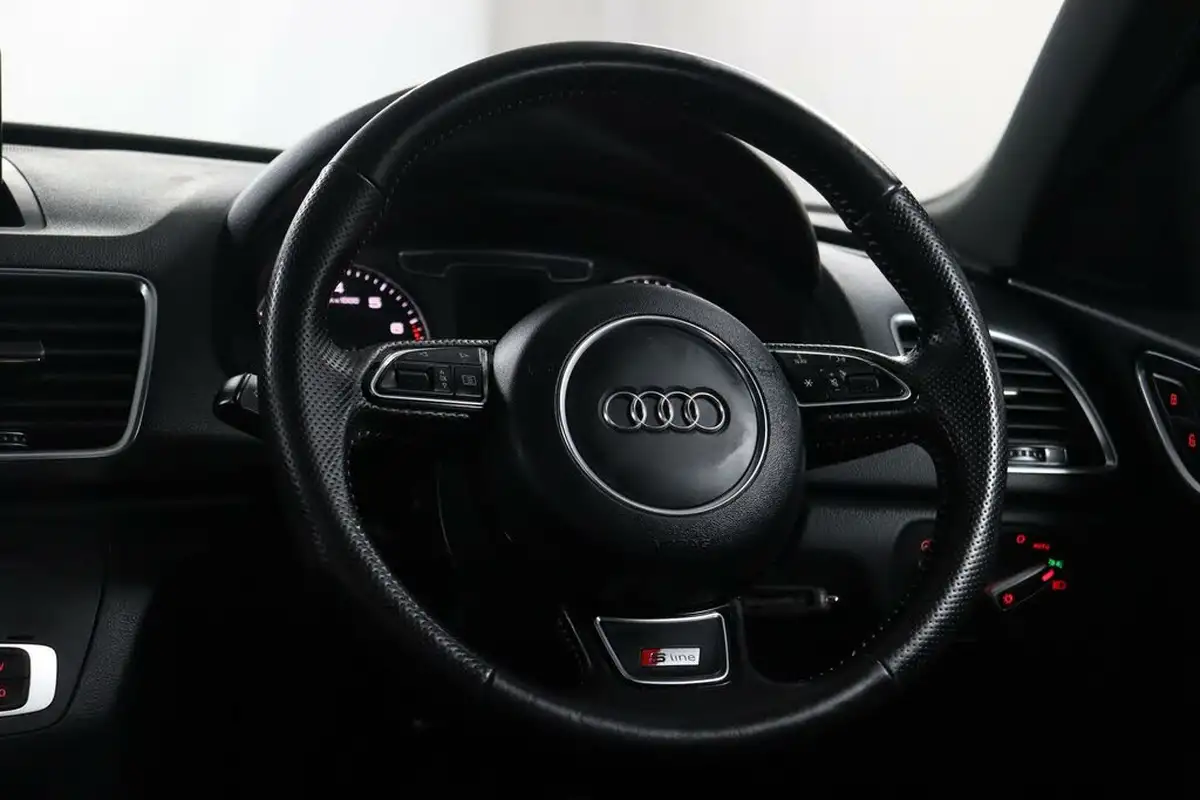2017-audi-q3-14-tfsi-s-line-edition-big-44