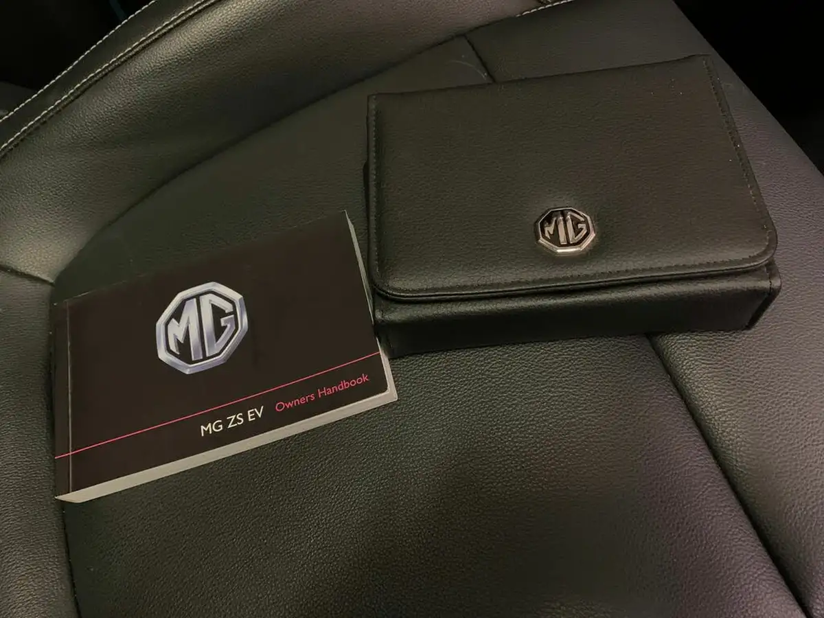 2020-mg-zs-suv-e-exclusive-ev-big-29