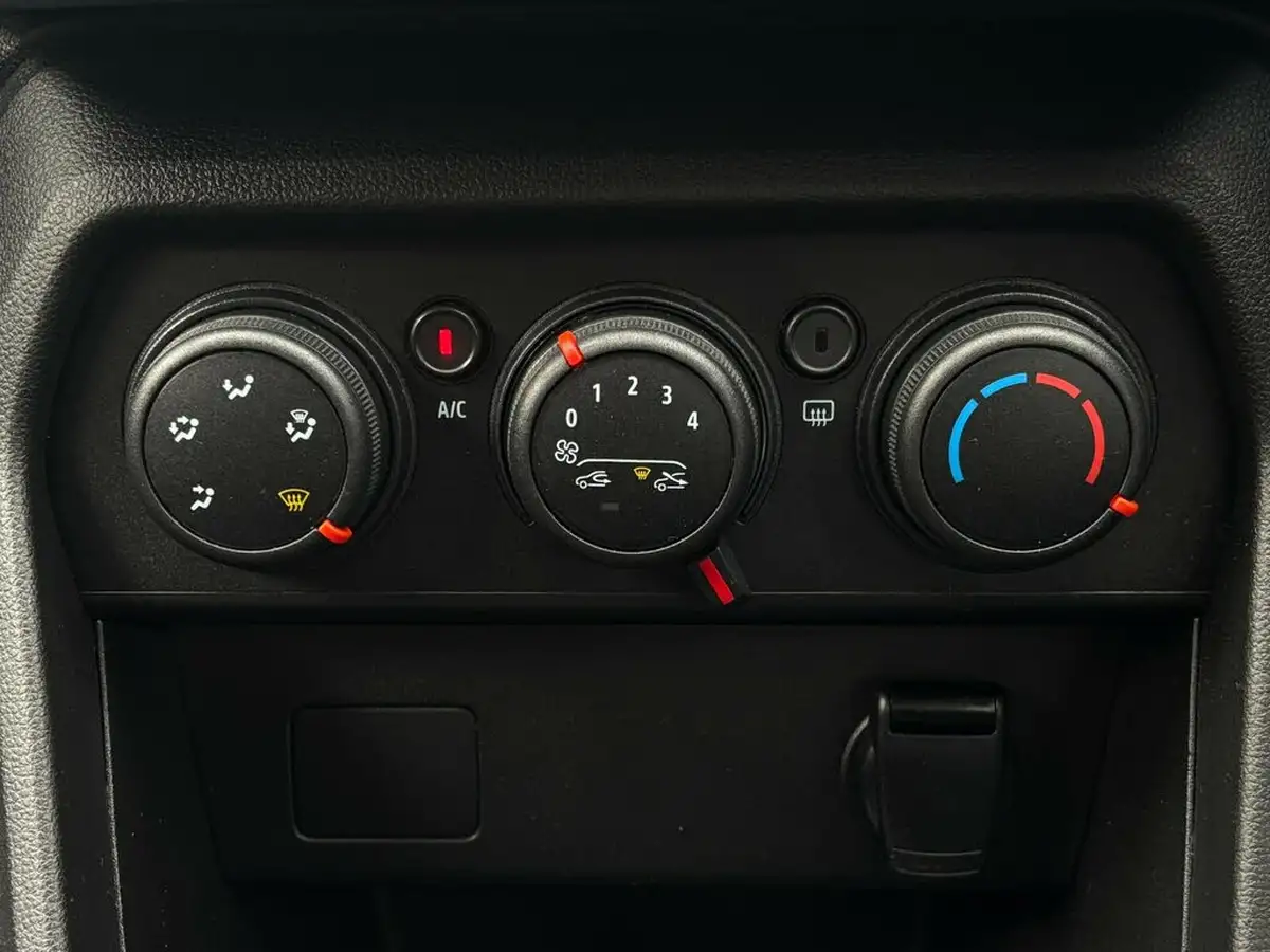 2022-dacia-sandero-10-tce-comfort-90bhp-big-25