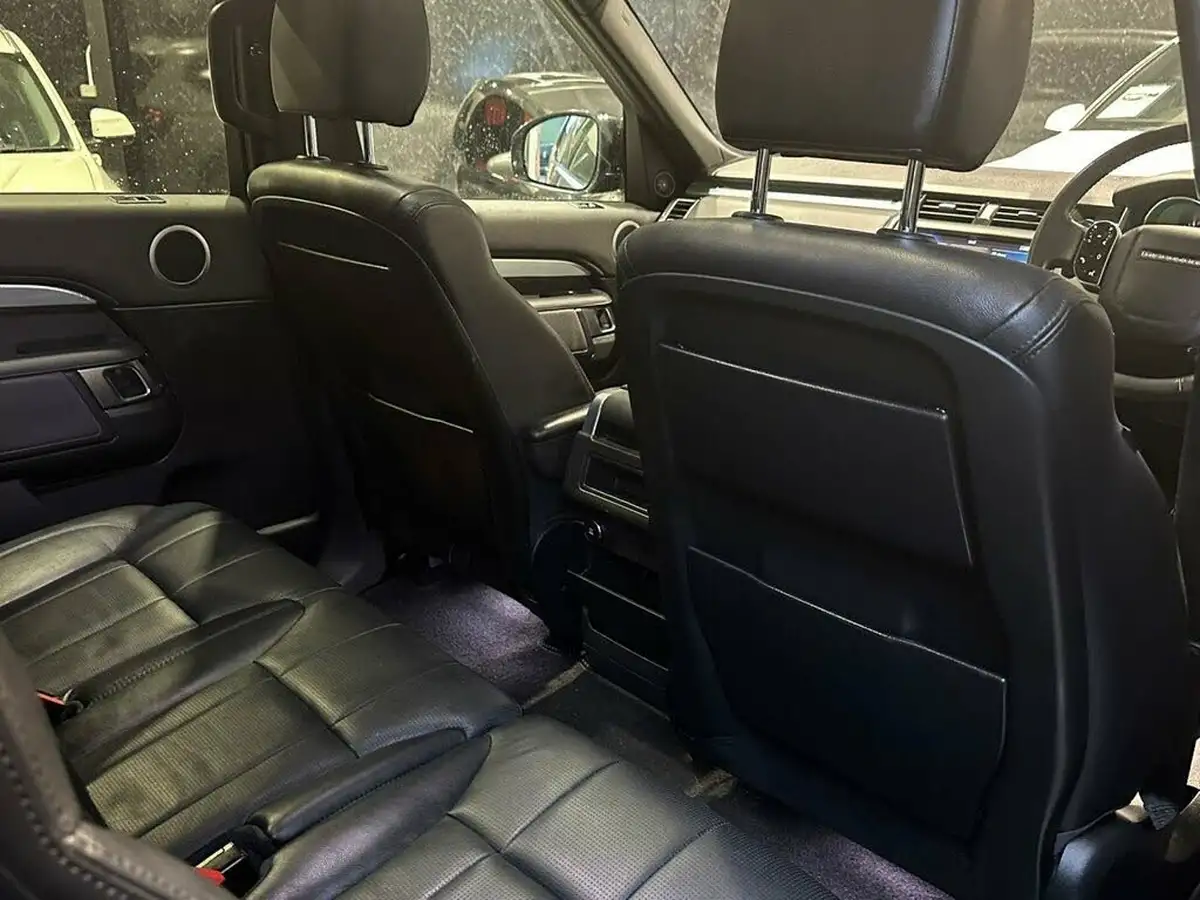 2020-land-rover-discovery-30-sd6-landmark-big-26