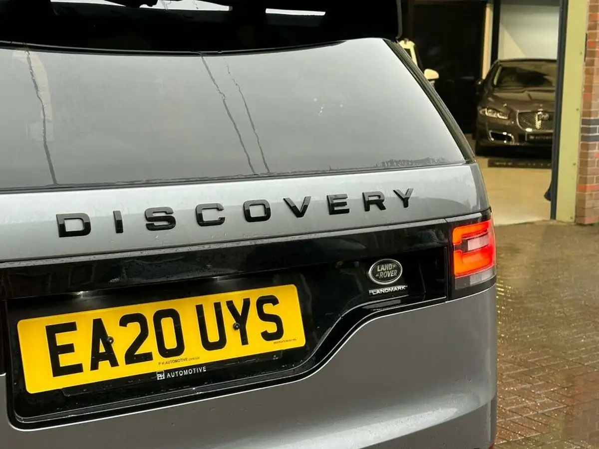 2020-land-rover-discovery-30-sd6-landmark-big-50