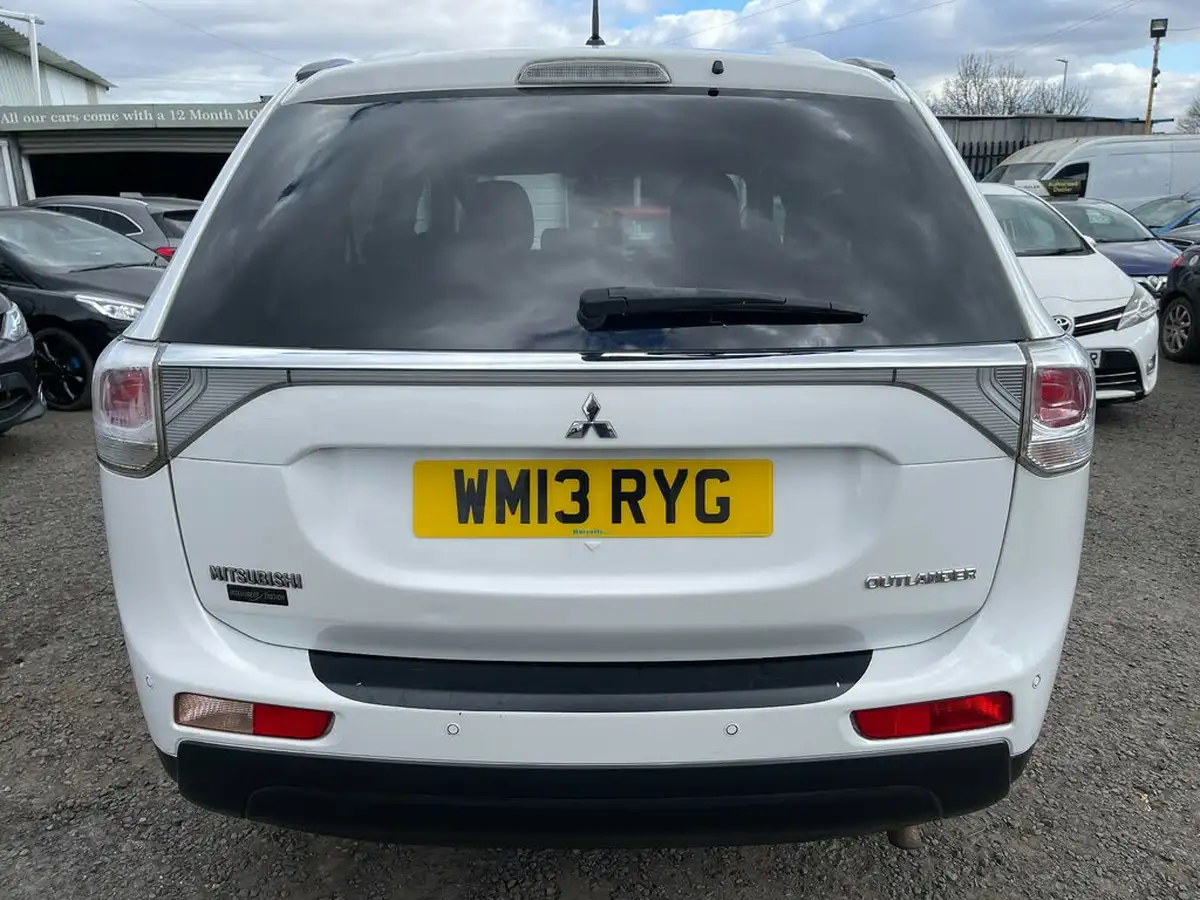 2013-mitsubishi-outlander-22di-d-gx3-7st-big-7