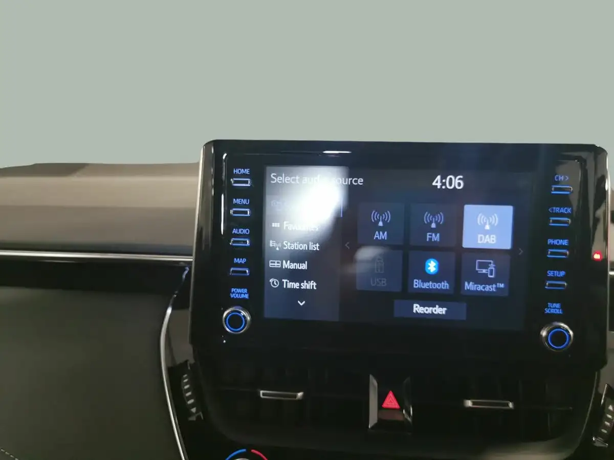 2021-toyota-corolla-18-vvt-i-icon-tech-trk-hatchback-5d-big-13