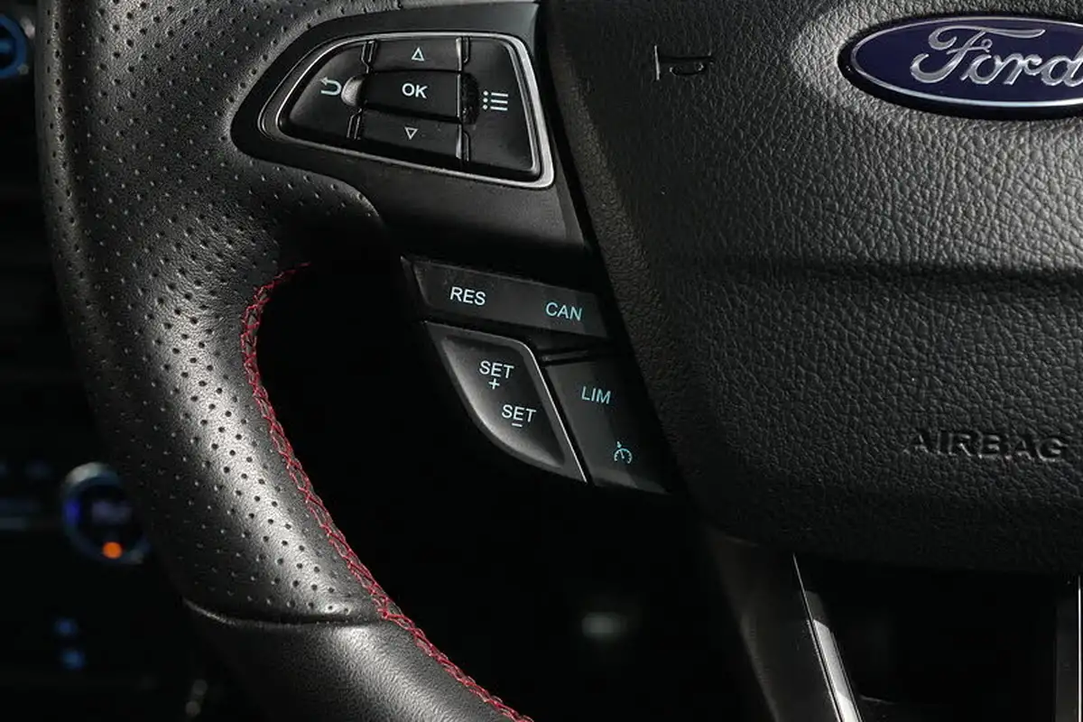 2018-ford-ecosport-10t-st-line-140ps-big-35