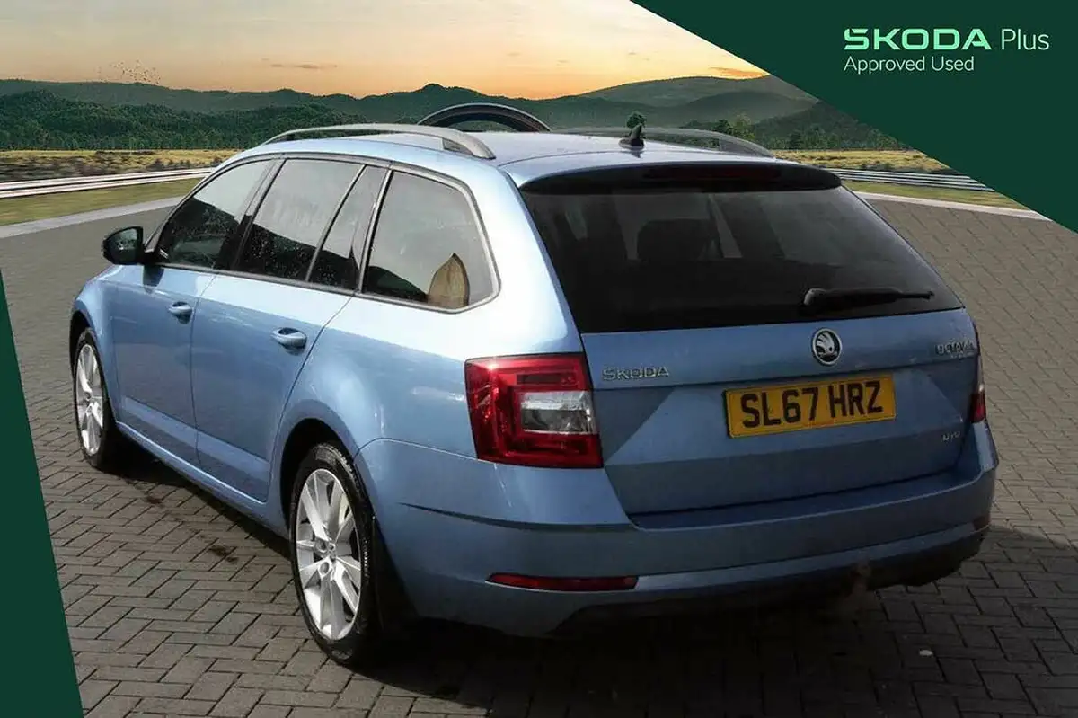 2017-skoda-octavia-20tdi-se-l-4x4-estate-big-2