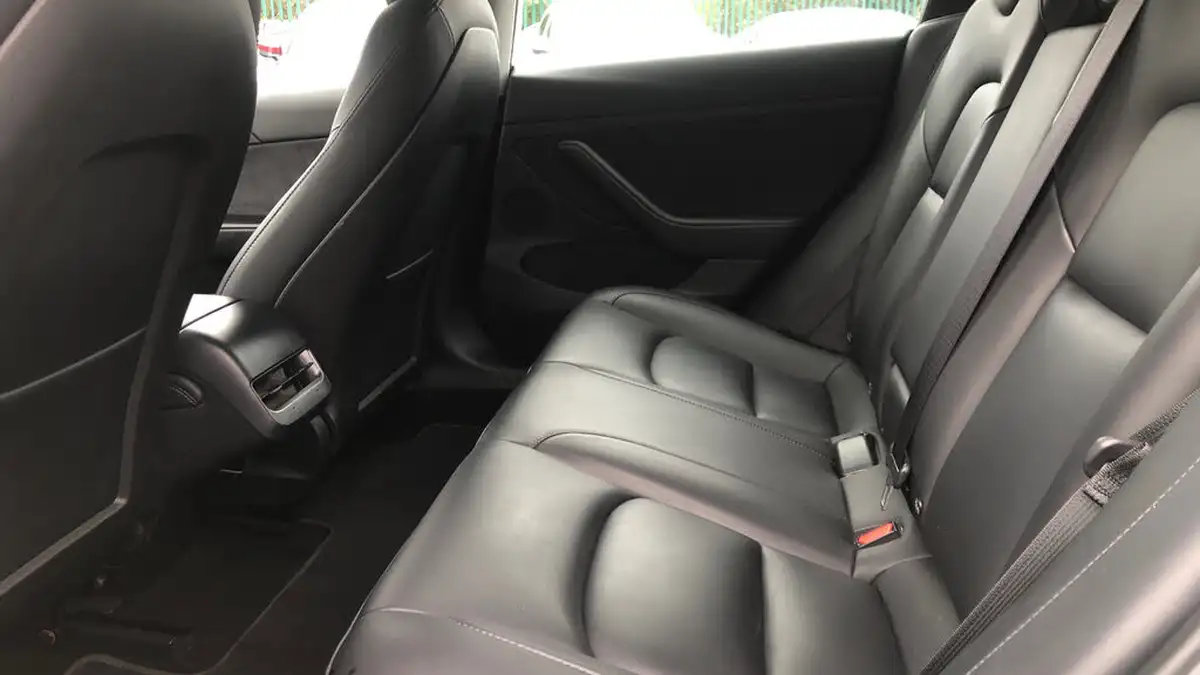 2021-tesla-model-3-e-long-range-awd-big-13