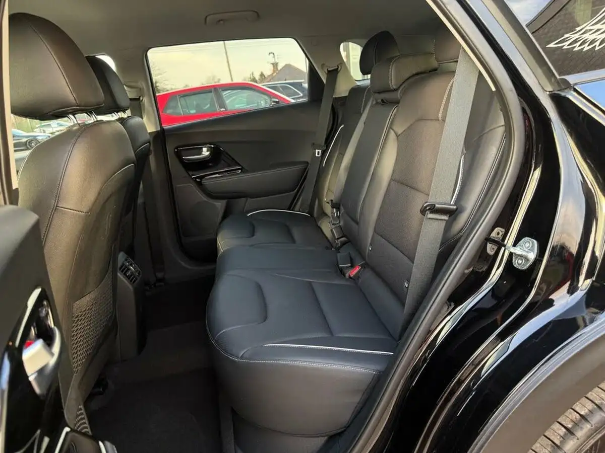 2019-kia-e-niro-ev-first-edition-big-16