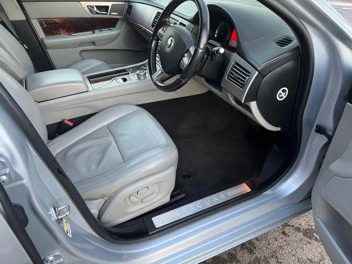 2008-jaguar-xf-27td-premium-luxury-big-30