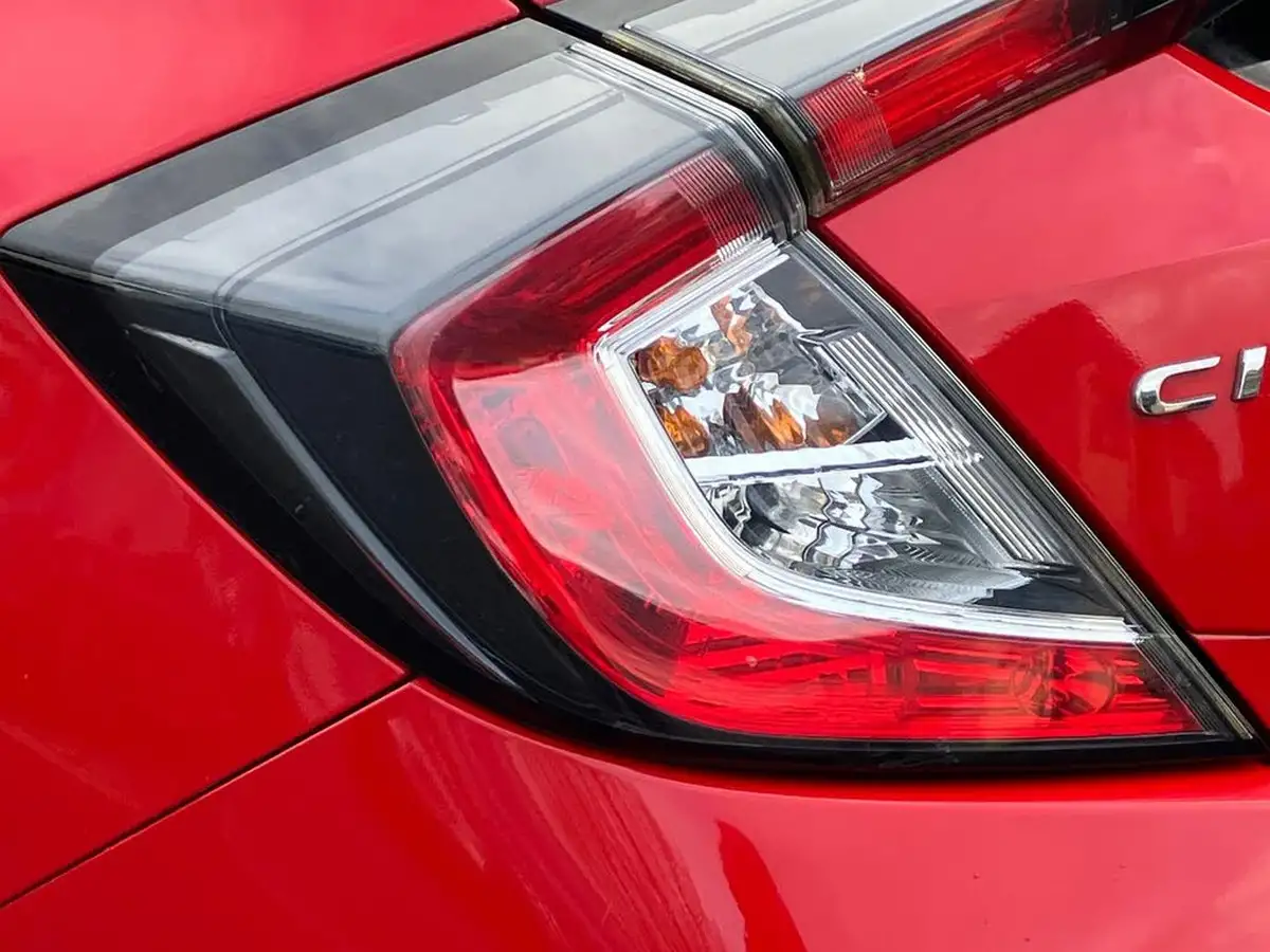 2019-honda-civic-15-vtec-turbo-sport-plus-ss-big-25