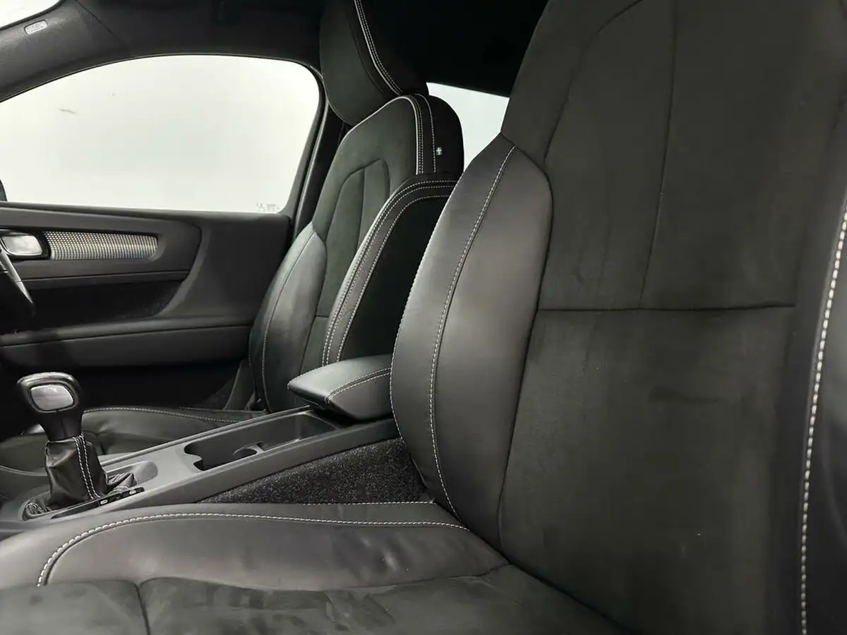 2021-volvo-xc40-15-t3-r-design-161bhp-big-32