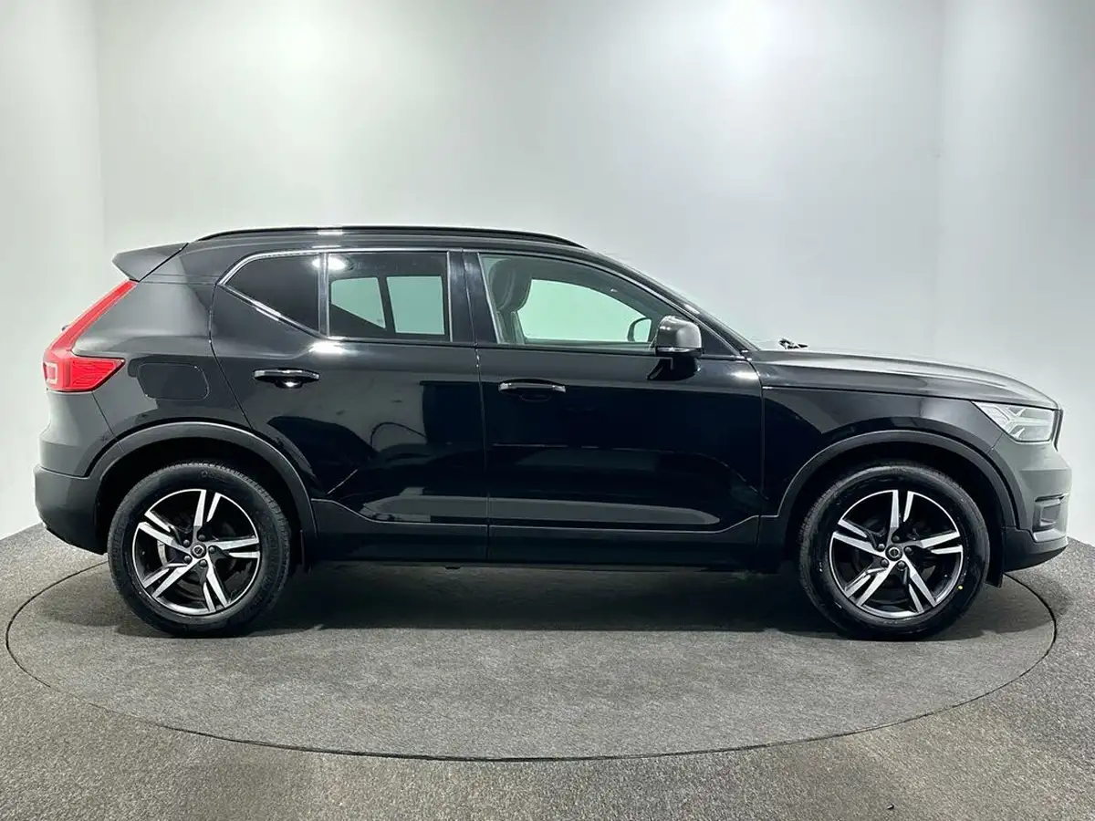 2021-volvo-xc40-15-t3-r-design-161bhp-big-8