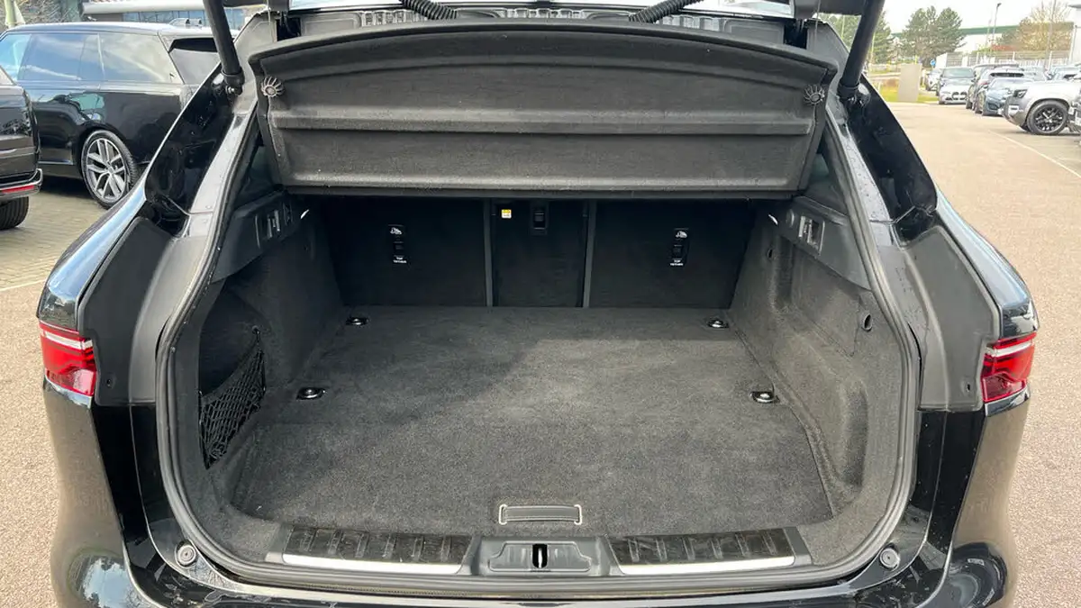 2023-jaguar-f-pace-20-p250-r-dynamic-se-black-big-9