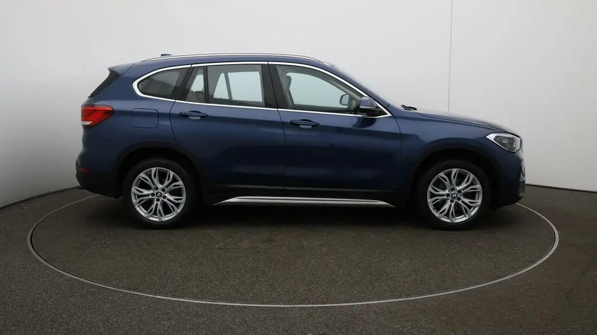 2022-bmw-x1-20td-sdrive18d-xline-sport-auto-big-42