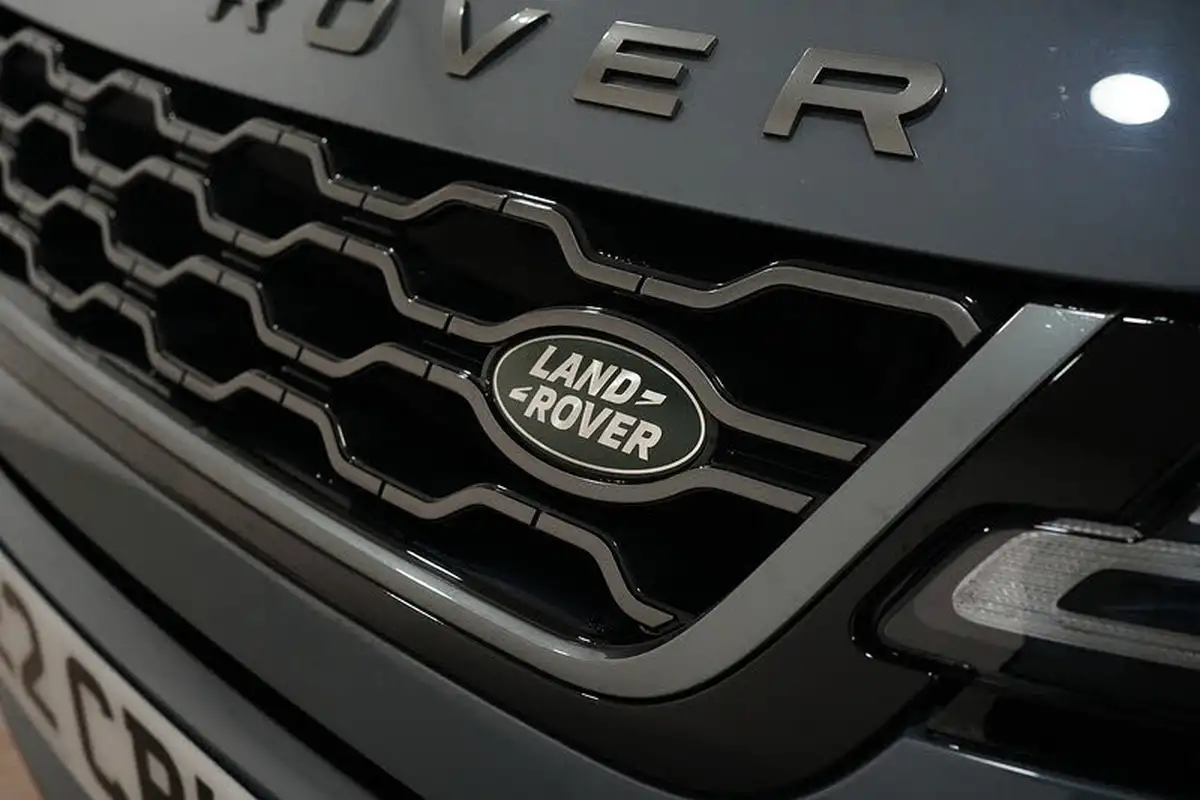 2022-land-rover-range-rover-evoque-15-p300e-r-dynamic-hse-big-20