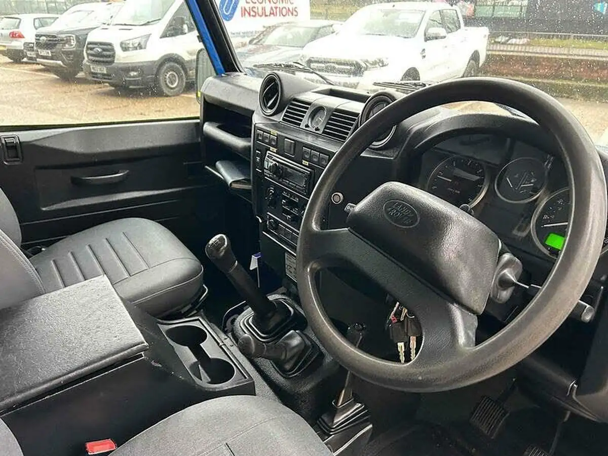 2015-land-rover-110-defender-22td-22i-hard-top-big-9